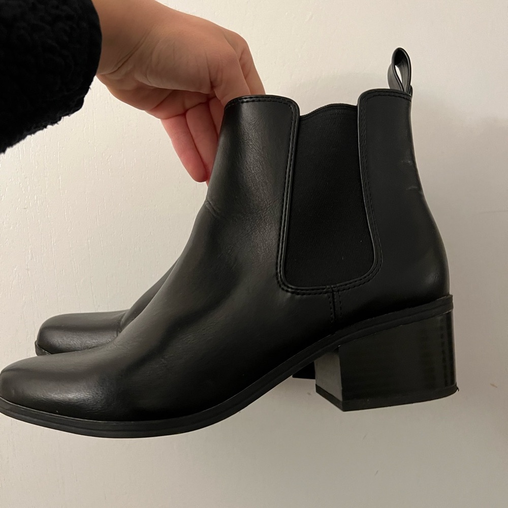 boots/heels. Size: 8 women’s